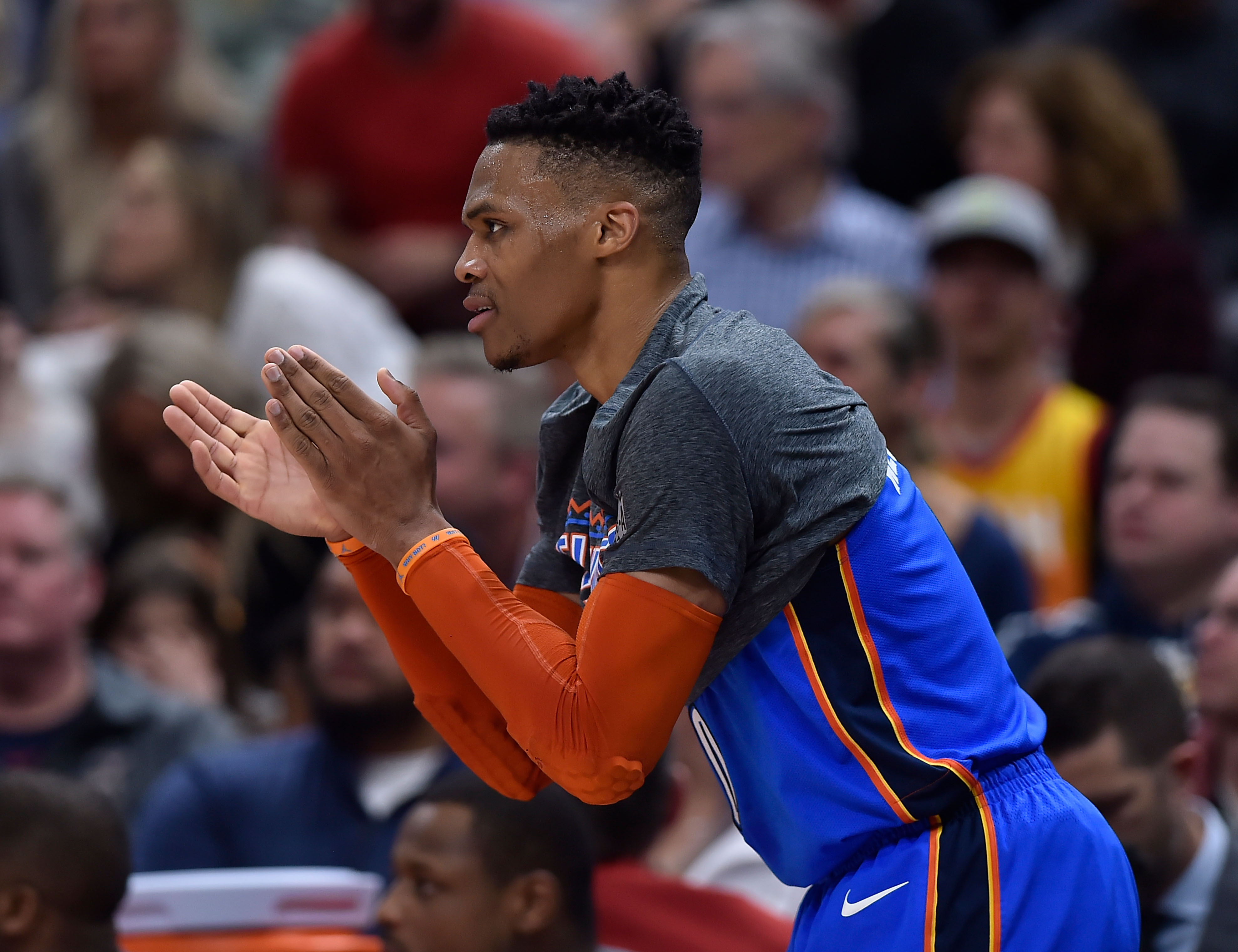 也关系到球 也关系到球